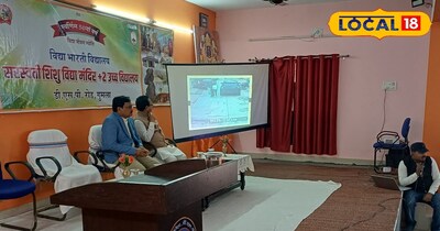 गुमला में नन्हे हाथों में सड़क सुरक्षा की कमान: घर के गार्जियन खुद हेलमेट नहीं प