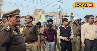 Mughalsarai Clears Roads, Footpaths in Major Anti-Encroachment Drive