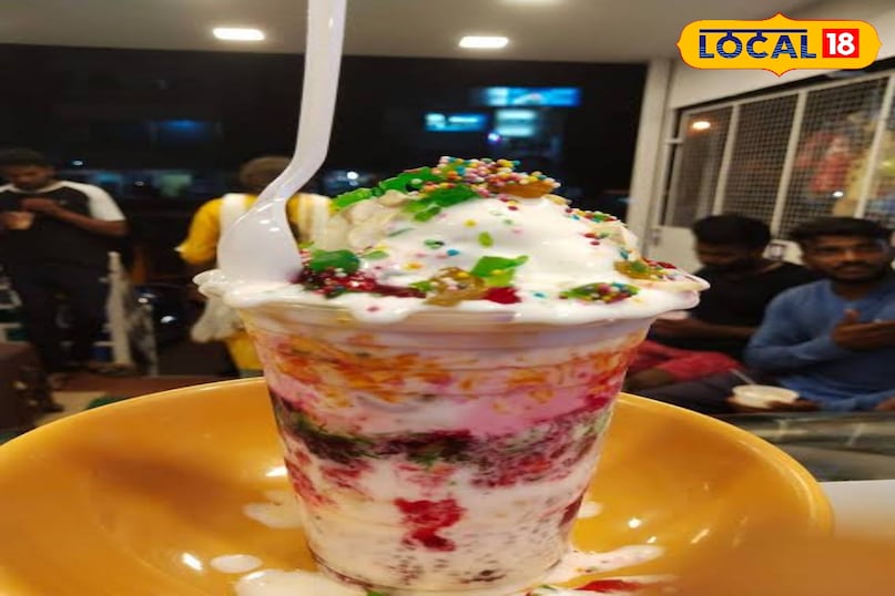 लस्सी और फालूदा ​हैदराबादी फालूदा अपने आप में एक मील जैसा है। इसमें कुल्फी, सेवइयां और रबड़ी का इस्तेमाल होता है। गर्मी के रोजों में ठंडी लस्सी और फालूदा ताजगी के लिए सबसे बेहतरीन विकल्प माने जाते हैं। 