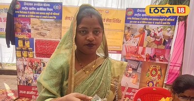 कांच के हैंडीक्राफ्ट आइटम बनाने वाली महिला 