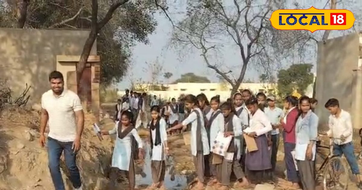 ‘पढ़ेगा इंडिया’ के नारे के बावजूद धौलपुर के नुनहेरा गांव की स्कूल कीचड़ में डूबी, बच्चों का फ्यूचर खतरे में
