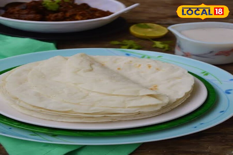 पथिरी केरल के मालाबार तट की पहचान पथिरी चावल के आटे से बनी एक बेहद पतली और सफेद रोटी है। यह इतनी हल्की होती है कि इसे पचाना बहुत आसान है। इसे अक्सर ग्रेवी वाली करी के साथ बड़े चाव से खाया जाता है। पथिरी केरल के मालाबार तट की पहचान पथिरी चावल के आटे से बनी एक बेहद पतली और सफेद रोटी है। यह इतनी हल्की होती है कि इसे पचाना बहुत आसान है। इसे अक्सर ग्रेवी वाली करी के साथ बड़े चाव से खाया जाता है।