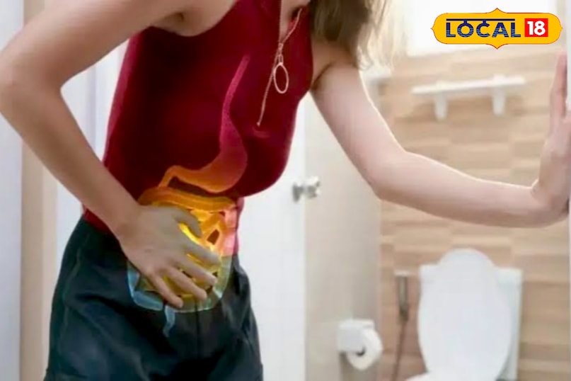 गर्मी में पाचन शक्ति कमजोर पड़ जाती है, जिससे भारी भोजन पचने में दिक्कत होती है. लौंग जठराग्नि को प्रबल बनाती है और भोजन को आसानी से पचाने में मदद करती है. गैस, अपच और पेट दर्द जैसी समस्याओं में भी यह राहत देती है. भोजन के बाद एक लौंग चबाना पाचन के लिए लाभकारी माना जाता है. गर्मी में पाचन शक्ति कमजोर पड़ जाती है, जिससे भारी भोजन पचने में दिक्कत होती है. लौंग जठराग्नि को प्रबल बनाती है और भोजन को आसानी से पचाने में मदद करती है. गैस, अपच और पेट दर्द जैसी समस्याओं में भी यह राहत देती है. भोजन के बाद एक लौंग चबाना पाचन के लिए लाभकारी माना जाता है.