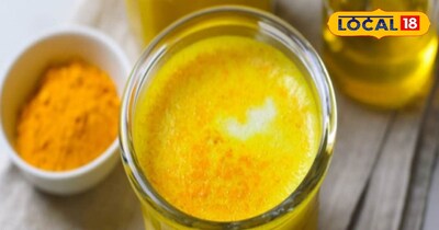 हल्दी दूध का पूरा फायदा चाहिए तो एक चुटकी काली मिर्च मिलाना न भूलें.