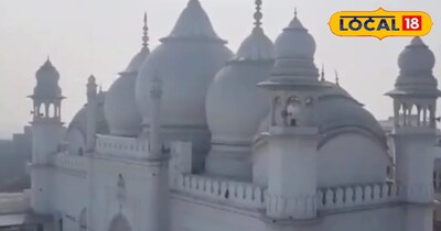 300 साल पुरानी अलीगढ़ की जामा मस्जिद, 17 सोने के गुंबद बनाते हैं इसे खास