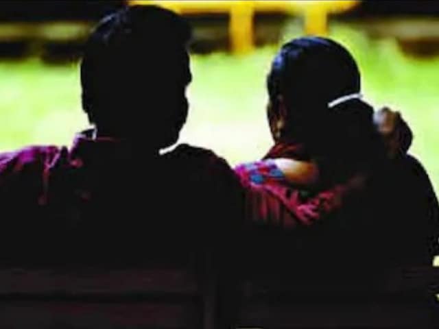 'बच्चे तुम्हारे नहीं है' कह कर मारा ताना, पति ने कर ली खुदकुशी, 3 पर मामला दर्