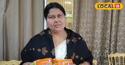 खास बातचीत में बबली कुमारी ने बताया कि उन्हें सेनेटरी पैड बिजनेस का विचार गुजरात यात्रा के दौरान आया, जहां उन्होंने देखा कि किस तरह छोटे स्तर पर महिलाएं आधुनिक तरीके से सेनेटरी पैड यूनिट चला रही हैं. उसी अनुभव से प्रेरित होकर उन्होंने बोकारो में सेनेटरी पैड निर्माण की यूनिट स्थापित की. आज उनकी यूनिट में कुल 8 महिलाएं कार्यरत हैं. इसके अलावा अनौपचारिक रूप से 60 से अधिक महिलाएं सेल्स से जुड़कर रोजगार प्राप्त कर रही हैं.