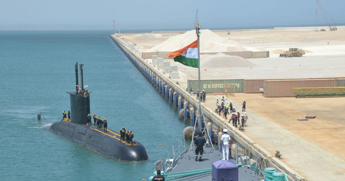 'अभी तक सो रहे थे क्या?' आईएनएस शिकरा के पास 23 मंजिला इमारत बन कैसे गई, नौसेना अधिकारियों पर भड़का हाईकोर्ट