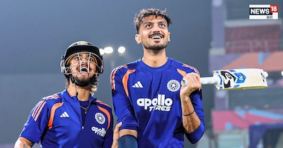 ईशान किशन और अक्षर पटेल