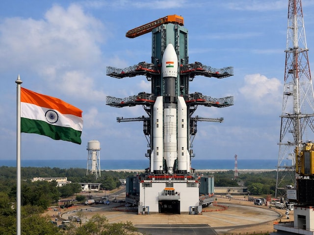  2200 किलो का जासूस सैटेलाइट स्पेस में कैसे बनेगा भारत की 'तीसरी आंख'