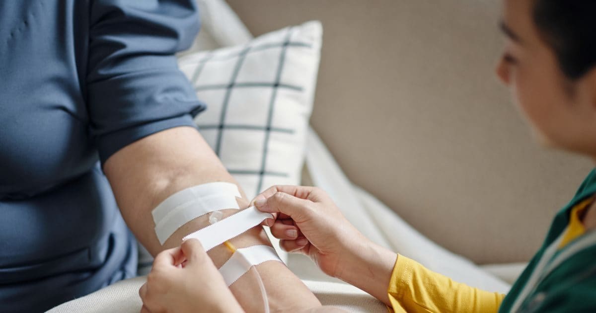 अधिकतर इंजेक्शन नसों में ही क्यों लगाए जाते हैं? क्या जल्दी असर होता है या कोई अन्य वजह