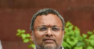 कांग्रेस सांसद कार्ति चिदंबरम ने फिल्म 'धुरंधर' (Dhurandhar) को लेकर सोशल मीडिया पर चल रही अटकलों पर अपनी प्रतिक्रिया दी है.