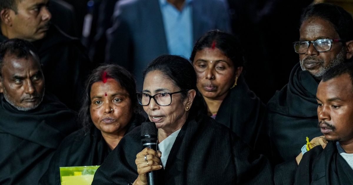 ममता बनर्जी को क‍िस बात का डर, द‍िल्‍ली में सुरक्षा के ल‍िए बंगाल से मंगा रहीं एक्‍स्‍ट्रा फोर्स