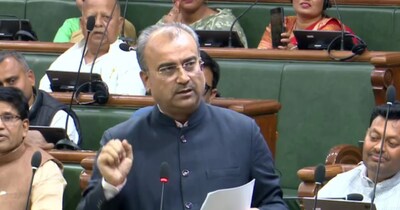 मंगल पांडेय ने नर्सिंग की बहाली को लेकर बड़ा ऐलान किया है.