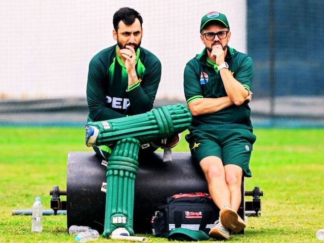 পাকিস্তানকে বলেছেন ভারত থেকে কোচ আনতে... হেসন-কাইফকে সরিয়ে দিতে