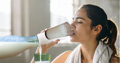 दूध कब पीना चाहिए. 