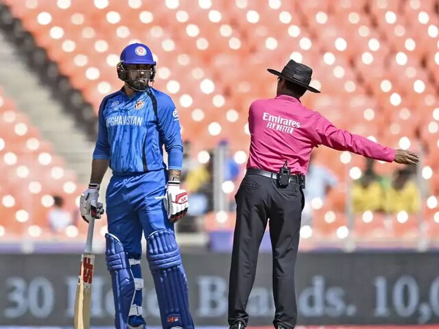 अफगान क्रिकेटर को अंपायर से तू-तू मैं-मैं करना पड़ा भारी, ICC ने चलाया 'हंटर'