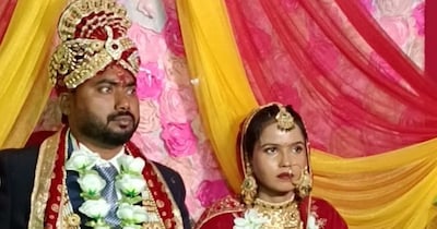 शादी के महज दो दिन बाद ही एक नवविवाहिता अपने प्रेमी के साथ फरार हो गई.