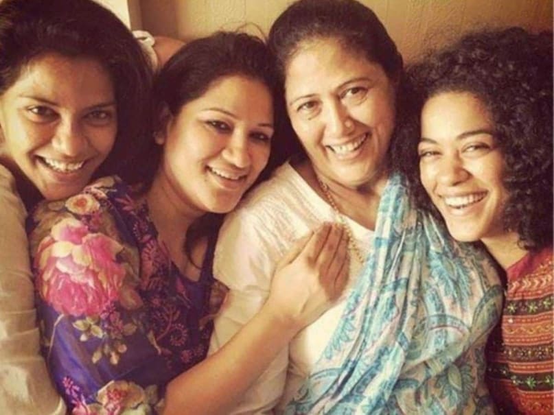 Mumait Khan, munnabhai mbbs Mumait Khan, dekh le song, Mumait Khan item song, Mumait Khan struggle, Mumait Khan news, Mumait Khan controversy, Mumait Khan item songs Mumait Khan, munnabhai mbbs Mumait Khan, dekh le song, Mumait Khan item song, Mumait Khan struggle, Mumait Khan news, Mumait Khan controversy, Mumait Khan item songs