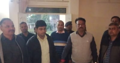 रोह अंचल में कार्यरत राजस्व कर्मचारी गुलशन कुमार को ₹35,000 रिश्वत लेते हुए दबोचा गया.