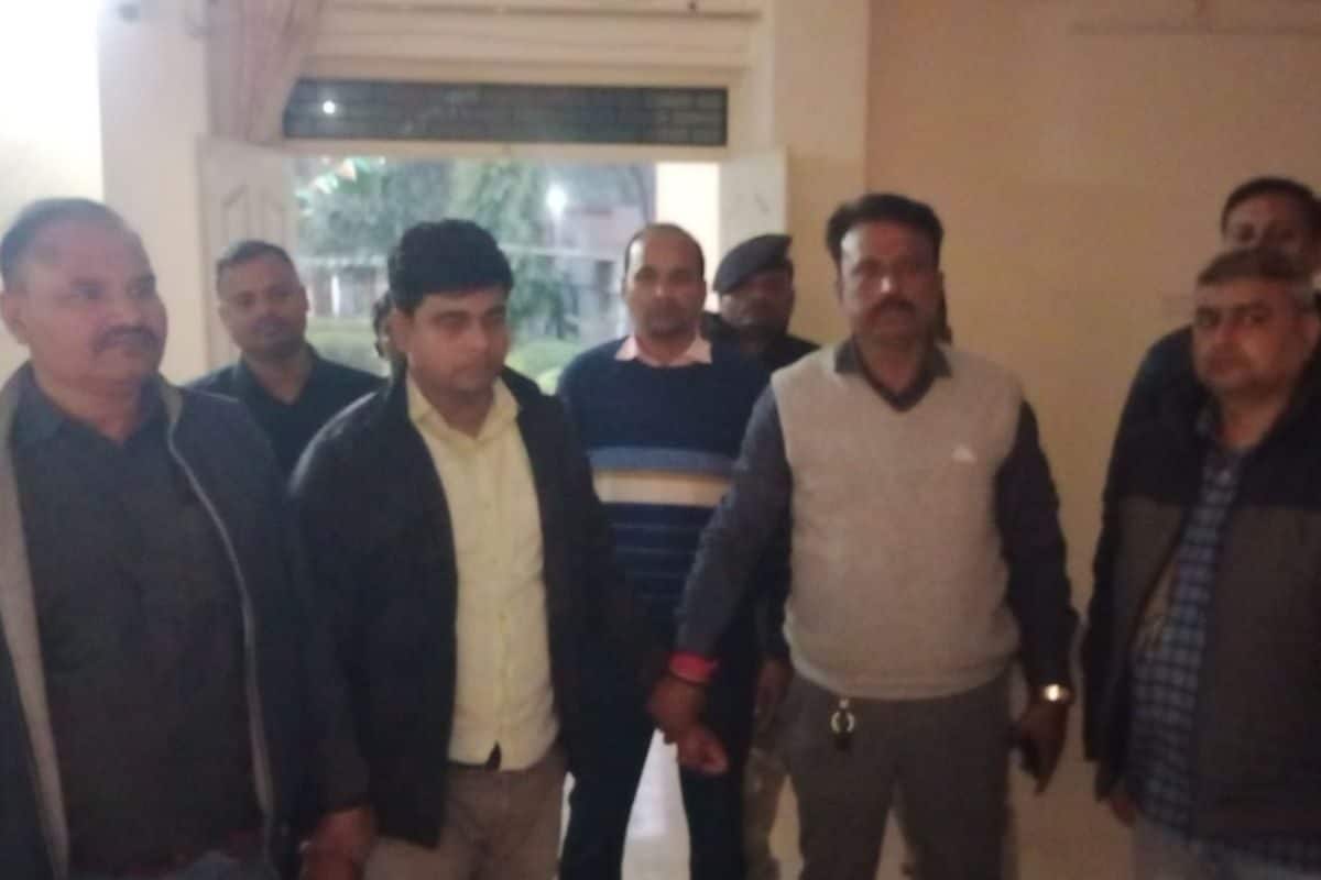 विजय सिन्हा के विभाग में फिर घूस कांड! जमीन सुधार के नाम पर वसूला जा रहा था माल, निगरानी ने रंगे हाथ पकड़ा