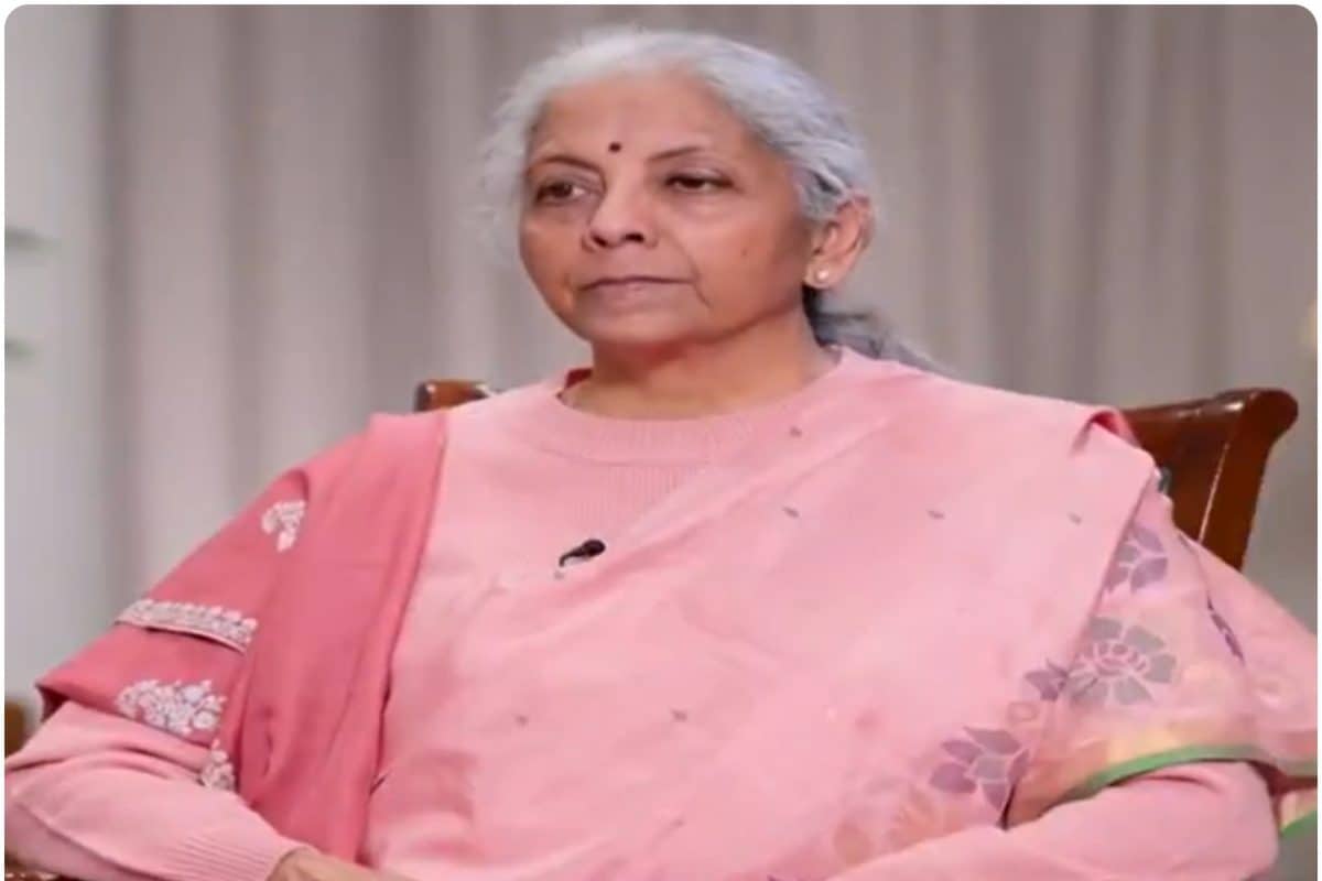 राहुल गांधी हवा में बाते करते हैं FM निर्मला सीतारमण ने डेड इकोनॉमी वाले बयान पर LoP को घेरा