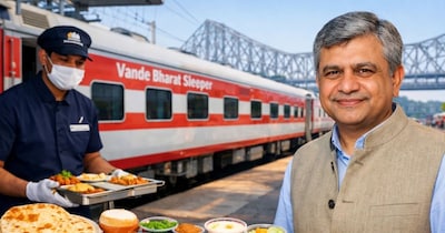 वंदे भारत स्लीपर में नॉनवेज भी परोसा जाएगा. (Image:AI) 