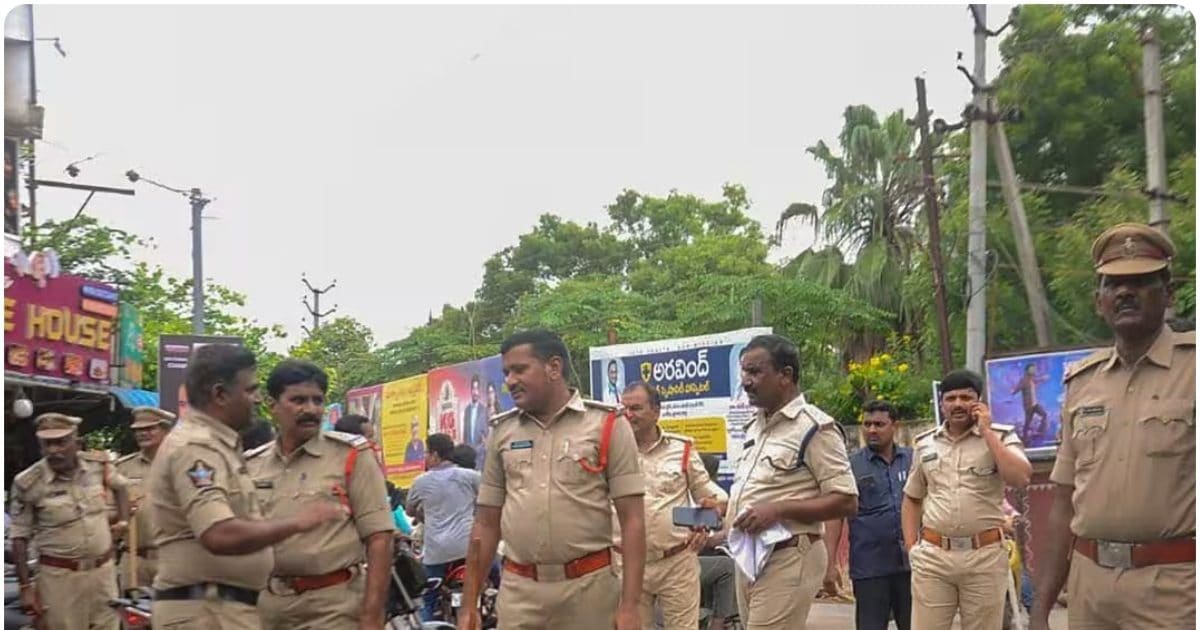 SIR सर्वे से लौटते वक्त भटके 2 सरकारी अफसर, रास्ता पूछना पड़ा भारी, लोगों ने बच्चा चोर समझ कर दिया हमला