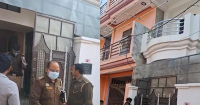 प्रयागराज: बर्खास्त पीएसी सिपाही का शव घर में मिला, 10 दिन पुरानी लाश में कीड़े पड़े.