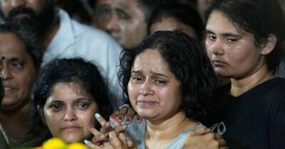 पहलगाम अटैक के बाद घाटी में सैलानियों की वापसी हुई.