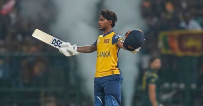 निसंका ने 52 गेंदों में ठोका शतक.