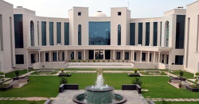 राजीव गांधी नेशनल यूनिवर्सिटी ऑफ लॉ से पूर्व पीएम का नाम हटाने का प्रस्ताव पास हुआ है.