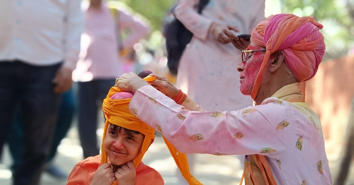 बरसाना में लठमार होली का भव्य समापन, 9 साल का कृष्ण बना आकर्षण