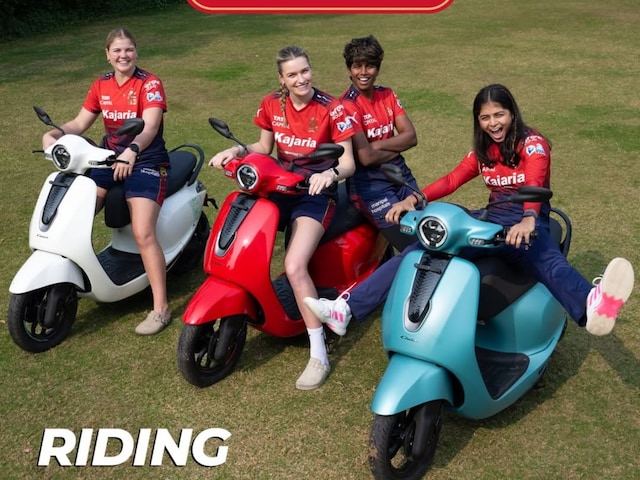 WPL विनर RCB की हर खिलाड़ी को इस कंपनी ने दिया चमचमाता Electric Scooter