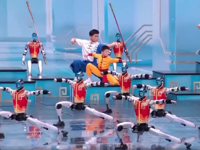 चीन से रोबोट्स आयात करने के फायदे: कम कीमत, हाई क्वालिटी, आसान शिपिंग और लोकल सपोर्ट. लेकिन ध्यान रखें, कुछ प्रोडक्ट्स में जियो-लॉक हो सकता है, इसलिए चेक करें. अब जानते हैं 5 पॉपुलर रोबोट प्रोडक्ट्स के बारे में, जो भारत में मंगाए जा सकते हैं.