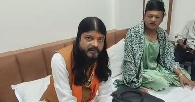 महंत ऋषि अजय दास.