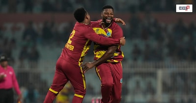 रोमारियो शेफर्ड ने टी20 विश्व कप के पहले ही दिन ली हैट्रिक