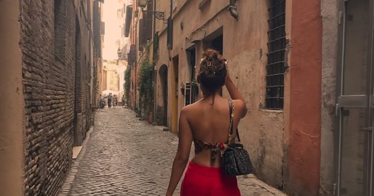 31 साल की हीरोइन ने तेलुगू ब्लॉकबस्टर से किया डेब्यू, तमिल-बॉलीवुड मैं हुई फ्लॉप! रणवीर सिंह संग दी डिजास्टर