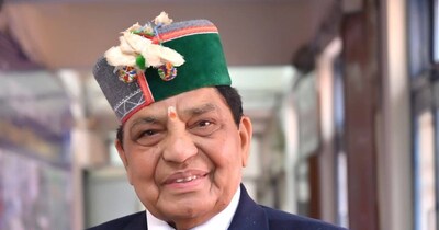 सोलन से स्वास्थ्य मंत्री कर्नल धनी राम शांडिल की बेटी गांताजंलि कश्यप सोलन में शिक्षा विभाग में साइकोलॉजी की लेक्चरर हैं.