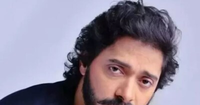 श्रेयस तलपड़े ने ममाले पर चुप्पी साध रखी है. 