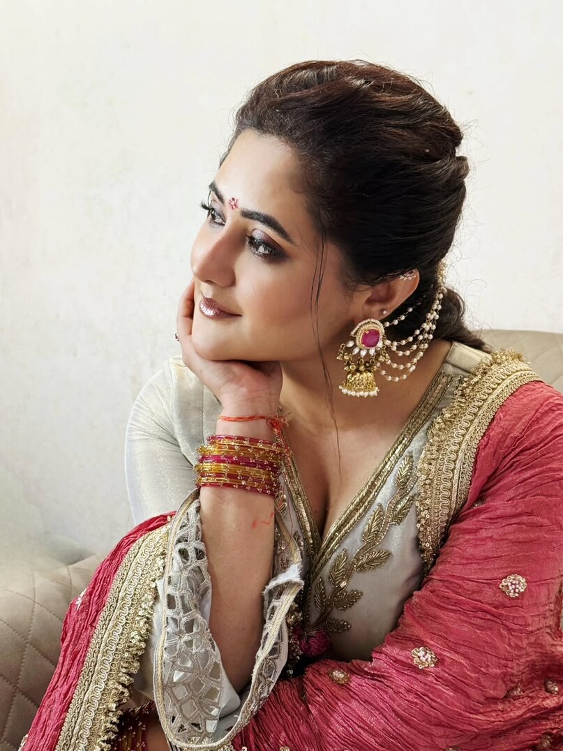 rashami desai net worth, how rich is rashami desai, how much money does rashami desai make, rashami desai salary, what is rashami desai net worth, how much money does rashami desai charge per tv show, रश्मि देसाई, रश्मि देसाई का बर्थडे, रश्मि देसाई की नेटवर्थ, रश्मि देसाई का सैलरी