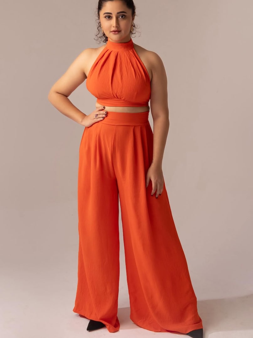 rashami desai net worth, how rich is rashami desai, how much money does rashami desai make, rashami desai salary, what is rashami desai net worth, how much money does rashami desai charge per tv show, रश्मि देसाई, रश्मि देसाई का बर्थडे, रश्मि देसाई की नेटवर्थ, रश्मि देसाई का सैलरी