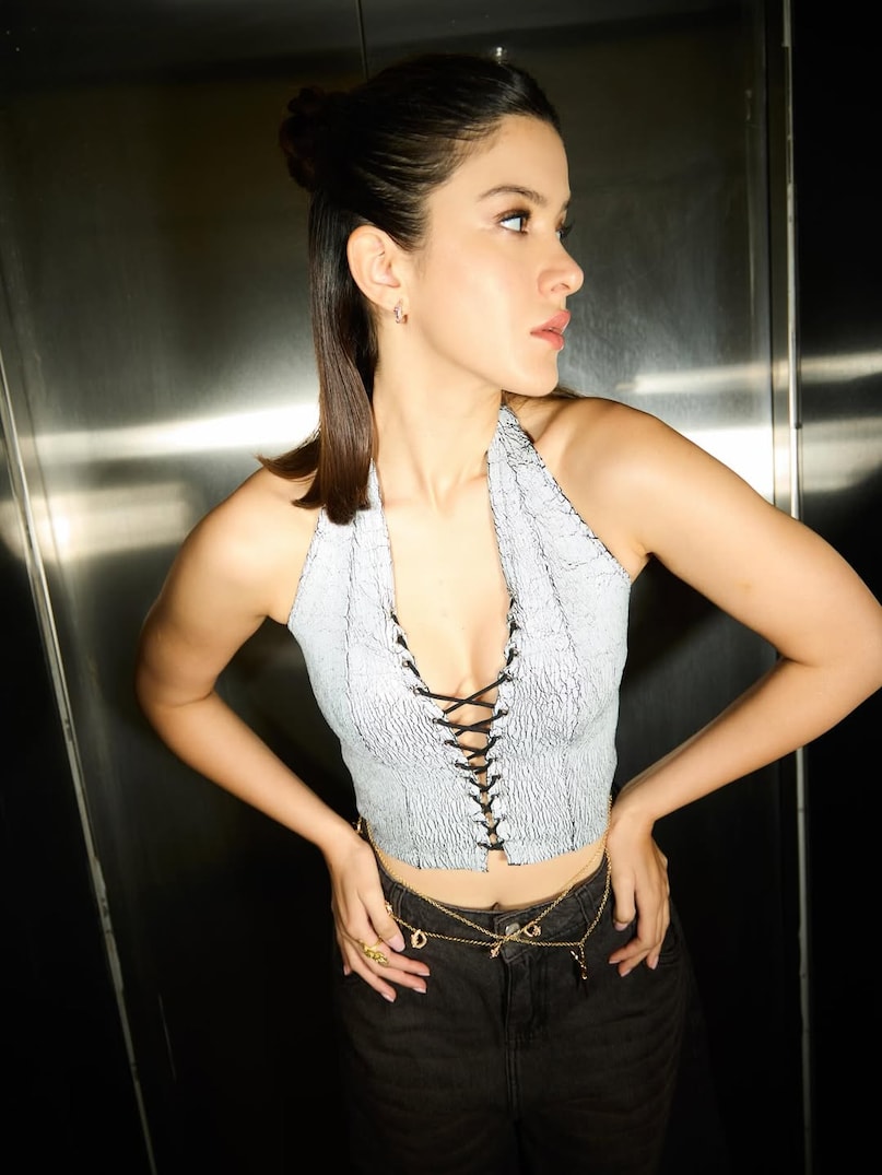 shanaya kapoor, shanaya kapoor ex boyfriend, Shanaya Kapoor relationship, Shanaya Kapoor vacation, Ananya Panday reaction, emotional cheating, celebrity relationship stories, शनाया कपूर, शनाया कपूर को एक्स ने किया चीट, शनाया कपूर ने खोली एक्स बॉयफ्रेंड की पोल