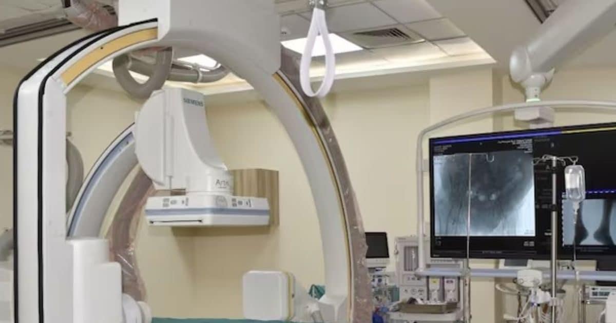 बिना चीरे फाड़े, सिर से लेकर पैर तक का इलाज, फ्री में अब 12 करोड़ की मशीन से होगा