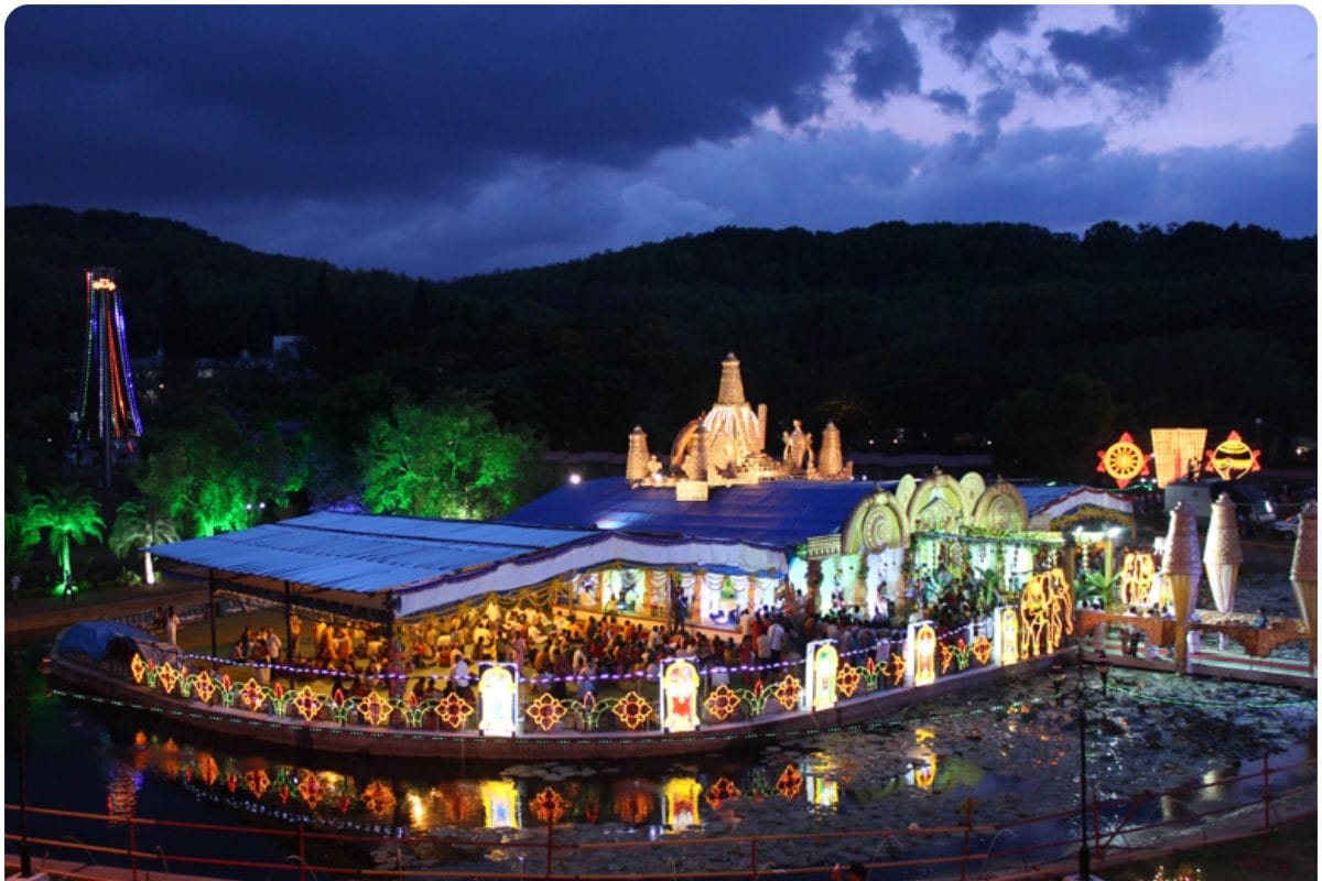 तिरुपति के लड्डू प्रसादम में पशु चर्बी विवाद पर एक्शन घी टेंडर में खेल करने वाले IAS अफसर पर गिरी गाज