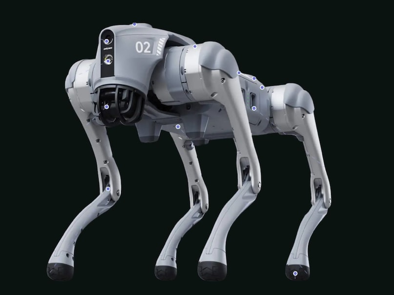 1. Unitree Go2 (रोबोटिक डॉग)यह वही रोबोट है जो गलगोटिया विवाद में शामिल था. यूनिट्री रोबोटिक्स का यह क्वाड्रूपेड रोबोट AI-पावर्ड है. फीचर्स: 3.5 m/s स्पीड, 10kg तक पेलोड, 4D LiDAR सेंसर से ऑब्स्टेकल अवॉइडेंस, वॉइस इंटरैक्शन और OTA अपडेट्स. कीमत: 1,600 USD से 4,500 USD (मॉडल पर निर्भर, लगभग 1.3 लाख से 3.7 लाख रुपये). यूज: सर्विलांस, एजुकेशन, इंडस्ट्रियल टास्क.