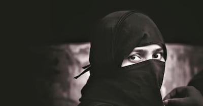 कानून के बावजूद फोन पर तीन तलाक