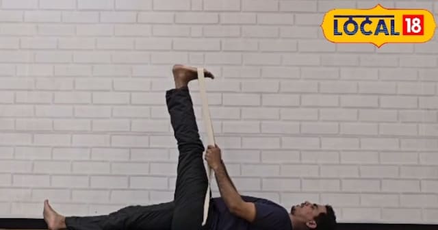 হাঁটুর ব্যথায় ভুগছেন? যোগাচার্য থেকে তাত্ক্ষণিক উপশমের জন্য কার্যকর যোগাসনগুলি জানুন