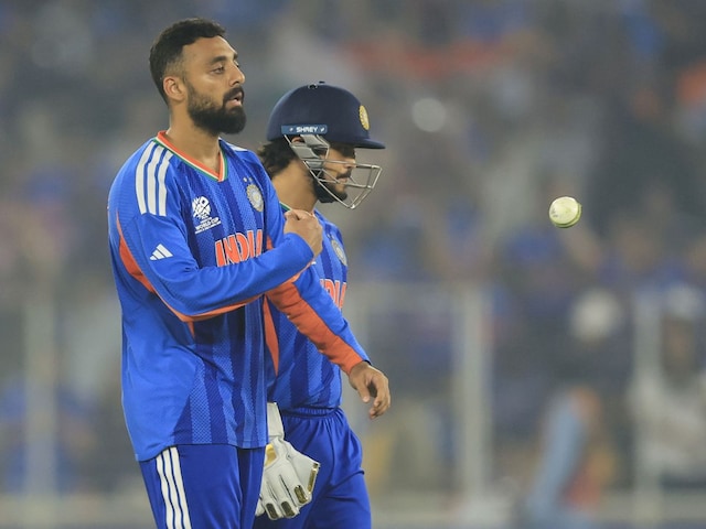 বরুণ চক্রবর্তী টি-টোয়েন্টিতে ইতিহাস গড়েছেন, প্রথম ভারতীয় বোলার হয়েছিলেন