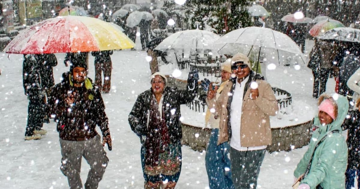 Aaj Ka Mausam: पंजाब से यूपी तक बिगड़ेगा मौसम, 9 राज्यों में बारिश का अलर्ट, कश्मीर-हिमाचल में फिर बर्फबारी
